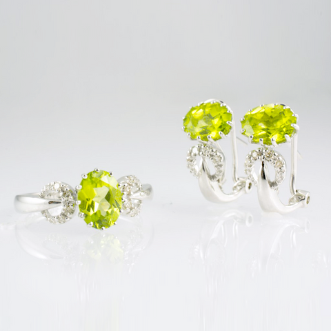 14 Kt White Gold Peridot & Diamond Set
